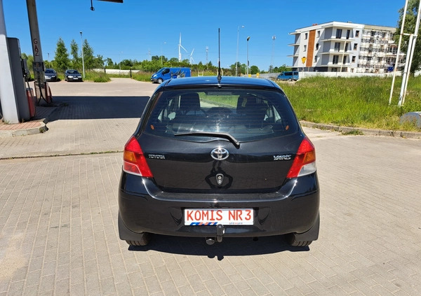 Toyota Yaris cena 15900 przebieg: 199000, rok produkcji 2009 z Zbąszyń małe 466